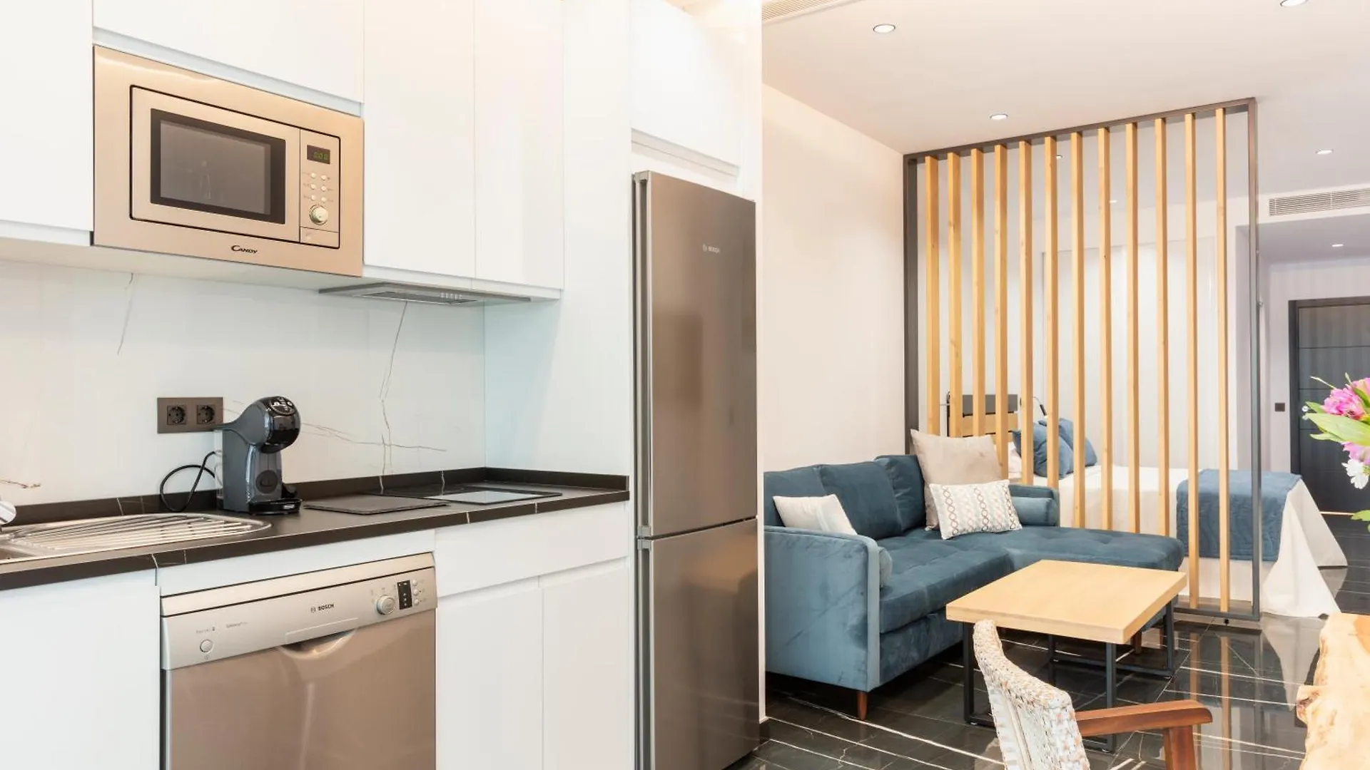 Un Acogedor Complejo Compuesto De 5 Apartamentos Barbate Lägenhet