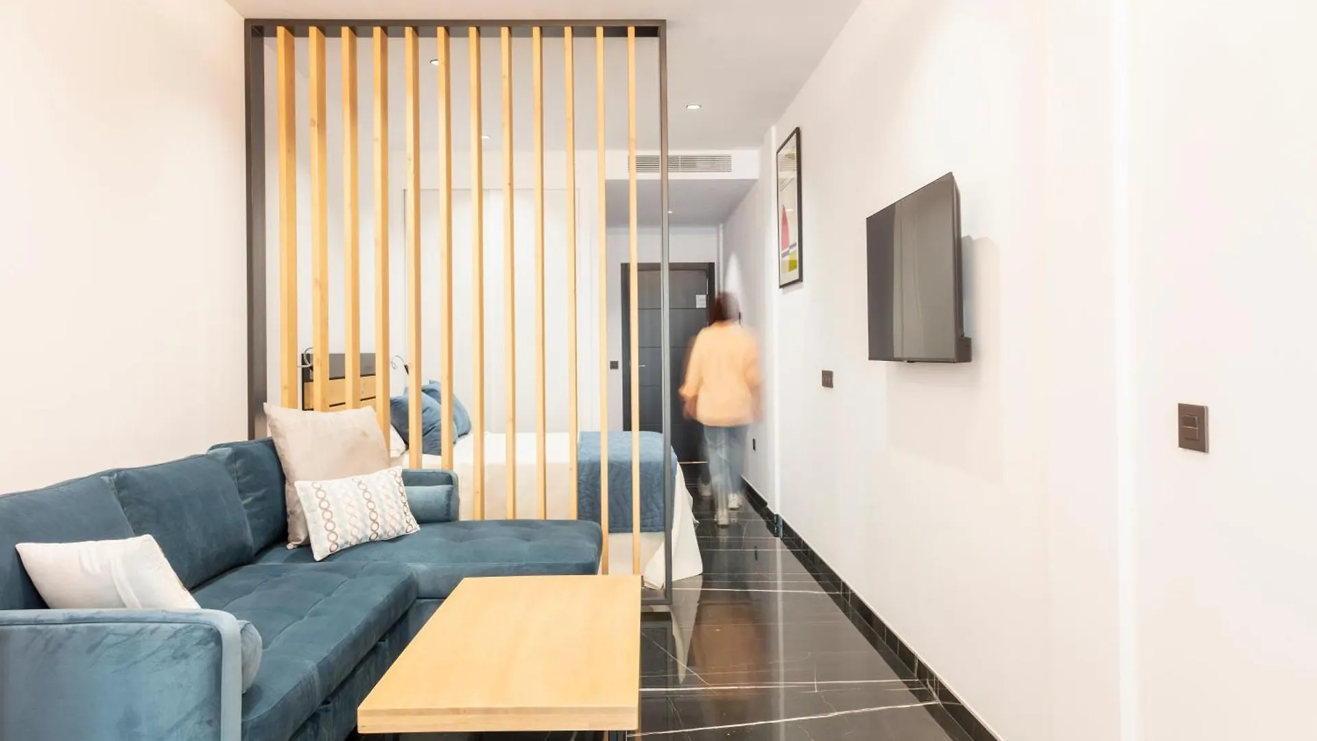 Un Acogedor Complejo Compuesto De 5 Apartamentos Barbate
