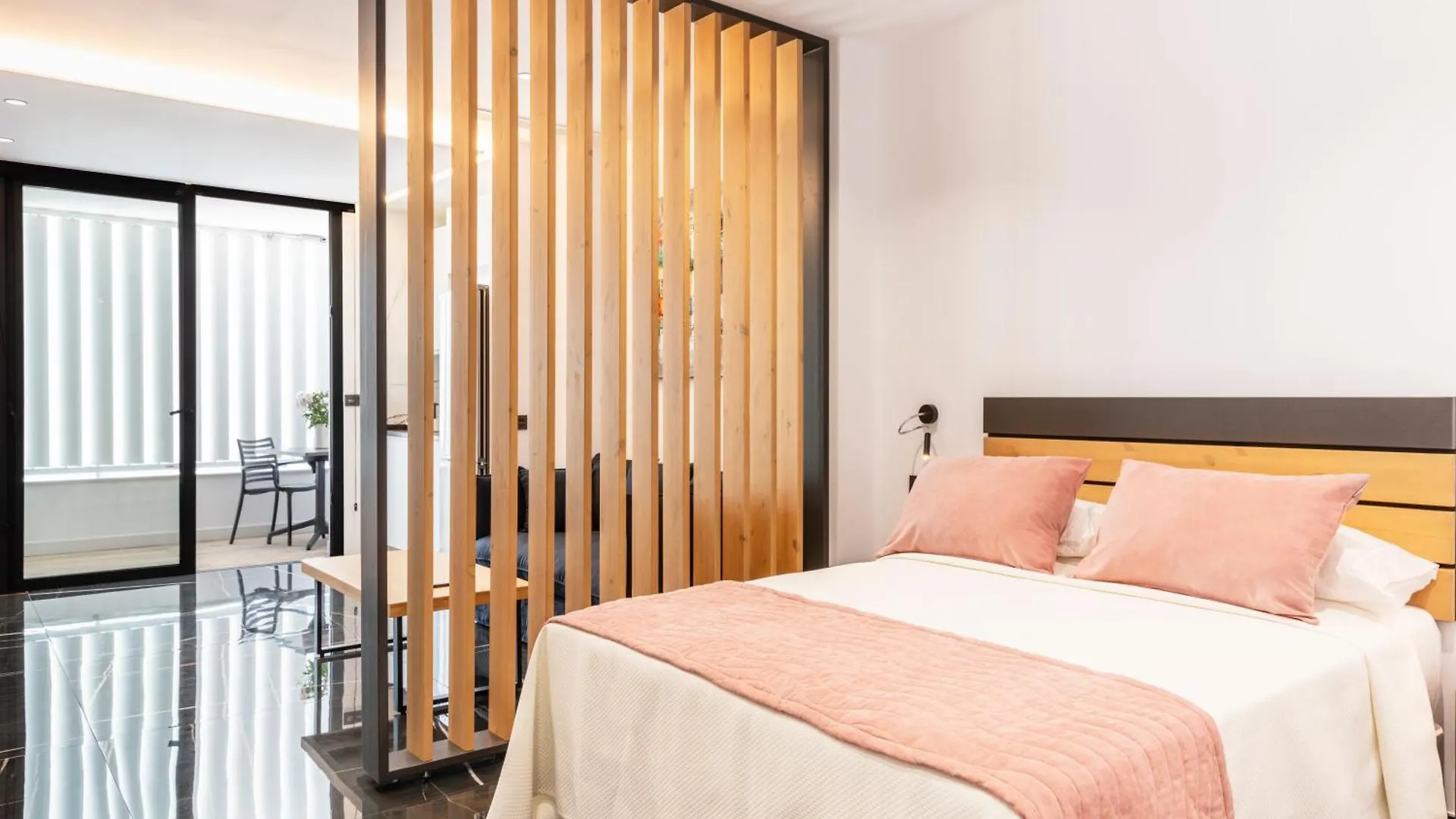 Un Acogedor Complejo Compuesto De 5 Apartamentos Barbate 0*,